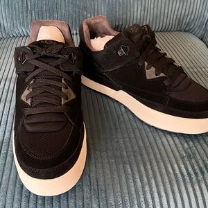 NEW open box UGG black suede W Goldencush sneakers mens 11.5/womens 12.5